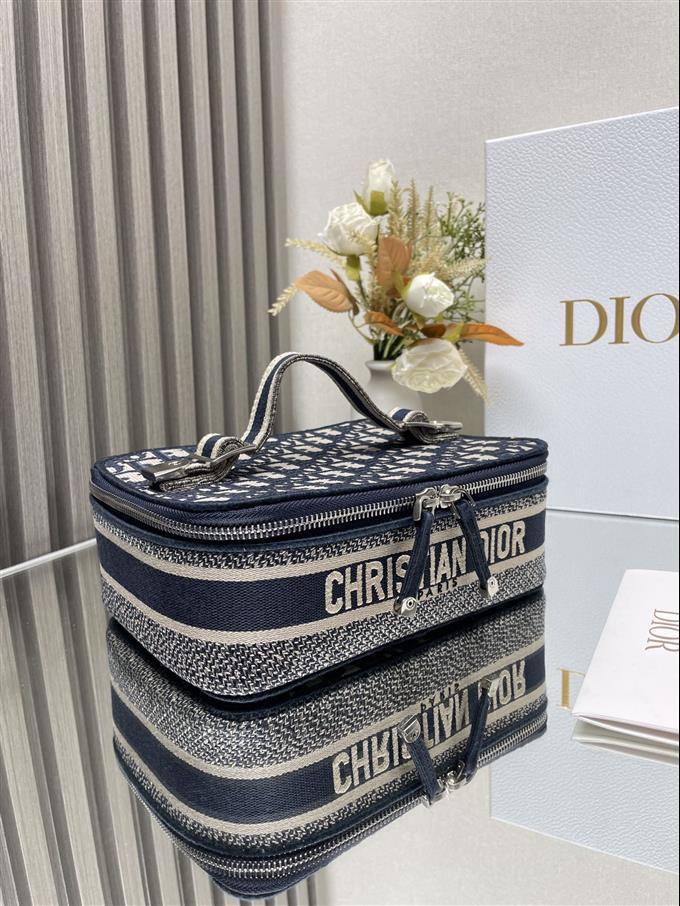 2025228Y 600P182146278